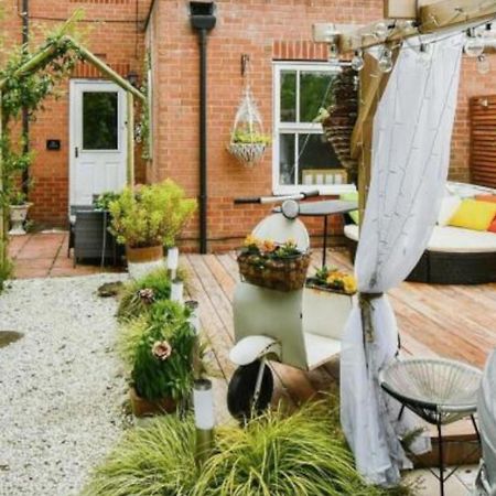 Cosy Garden Flat, Private Hot Tub & Four Poster Bed Lejlighed York Eksteriør billede
