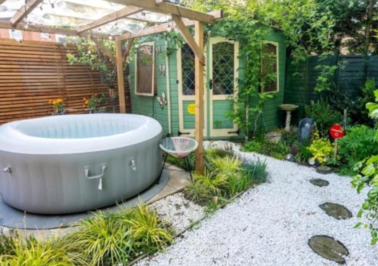Cosy Garden Flat, Private Hot Tub & Four Poster Bed Lejlighed York Eksteriør billede